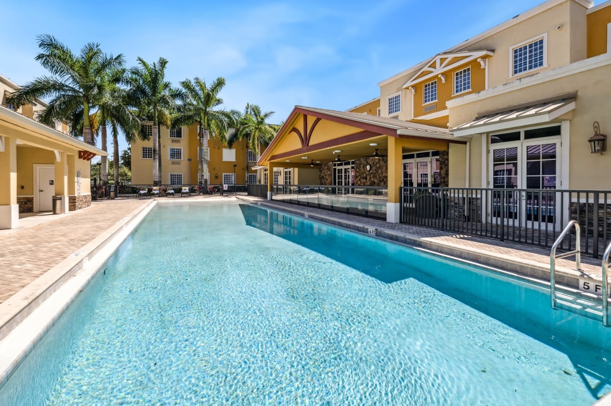 31 - Oakmonte-Village-Davie-073-1 Large